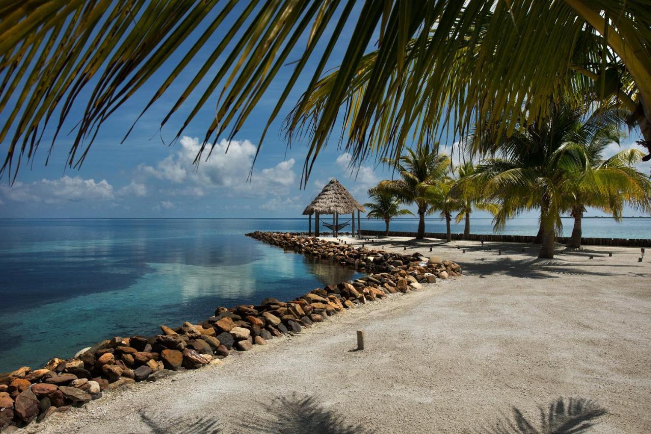 Royal Belize Hotel Thatch Caye Exterior photo