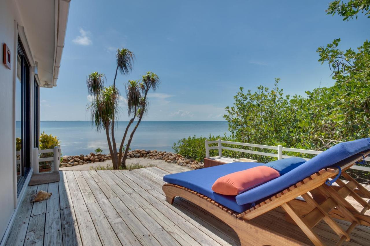 Royal Belize Hotel Thatch Caye Exterior photo