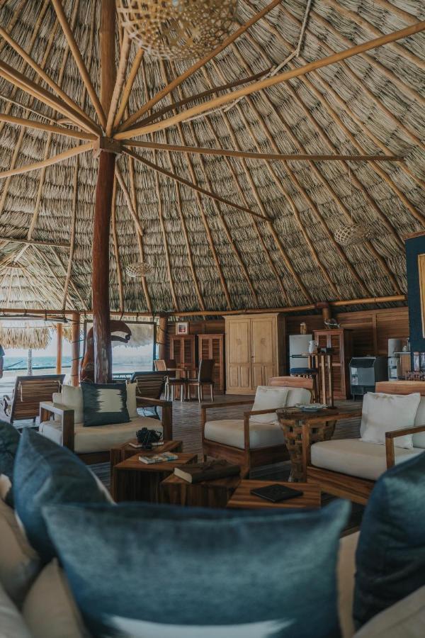 Royal Belize Hotel Thatch Caye Exterior photo
