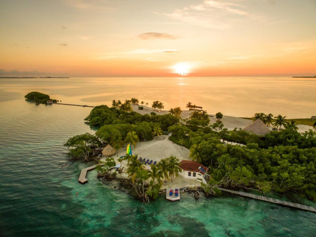 Royal Belize Hotel Thatch Caye Exterior photo